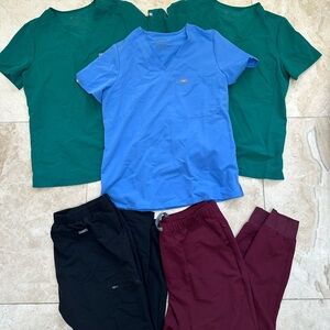 FIGS Scrubs Lot women’s Medium